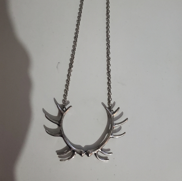Jewelry - Deer antler necklace